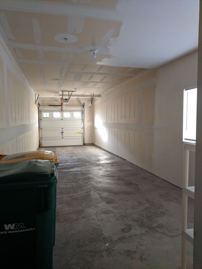 Building Photo - Beautiful Condo in South Fort Collins