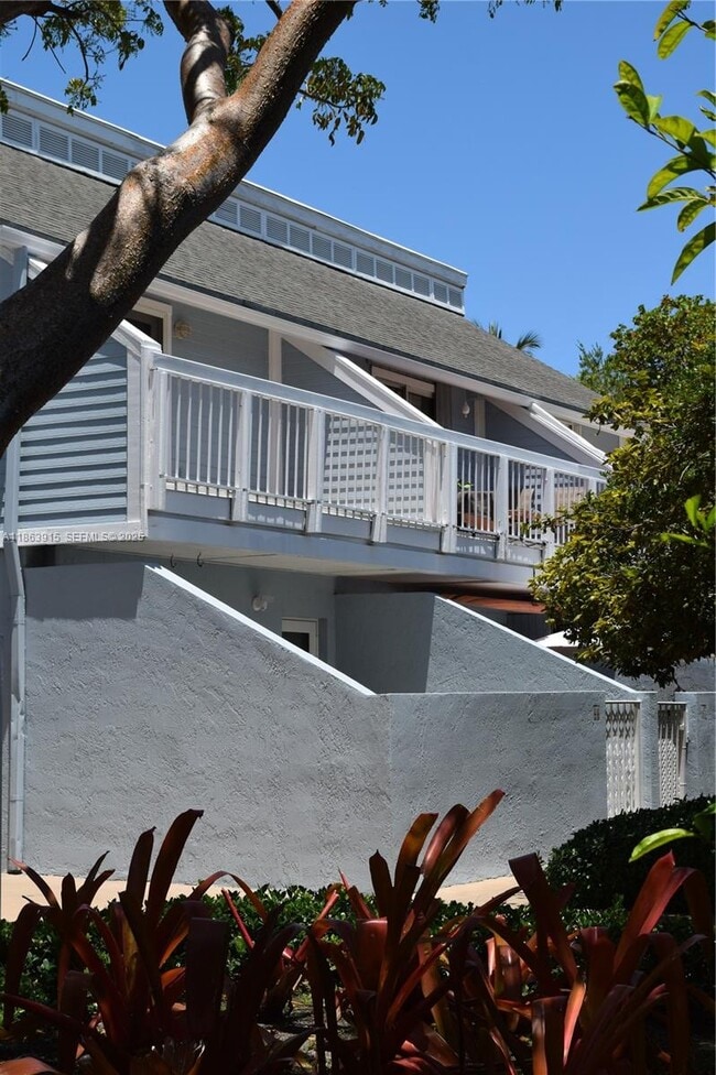 Building Photo - 798 Crandon Blvd