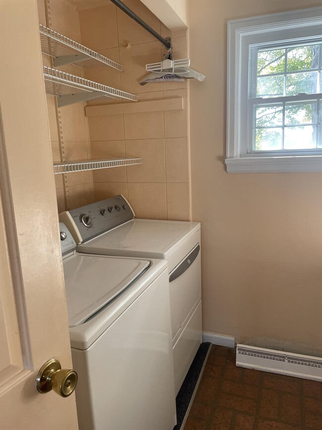 Building Photo - 7020 Brown Rd