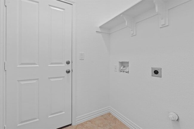 Building Photo - 404 Mesa Dr