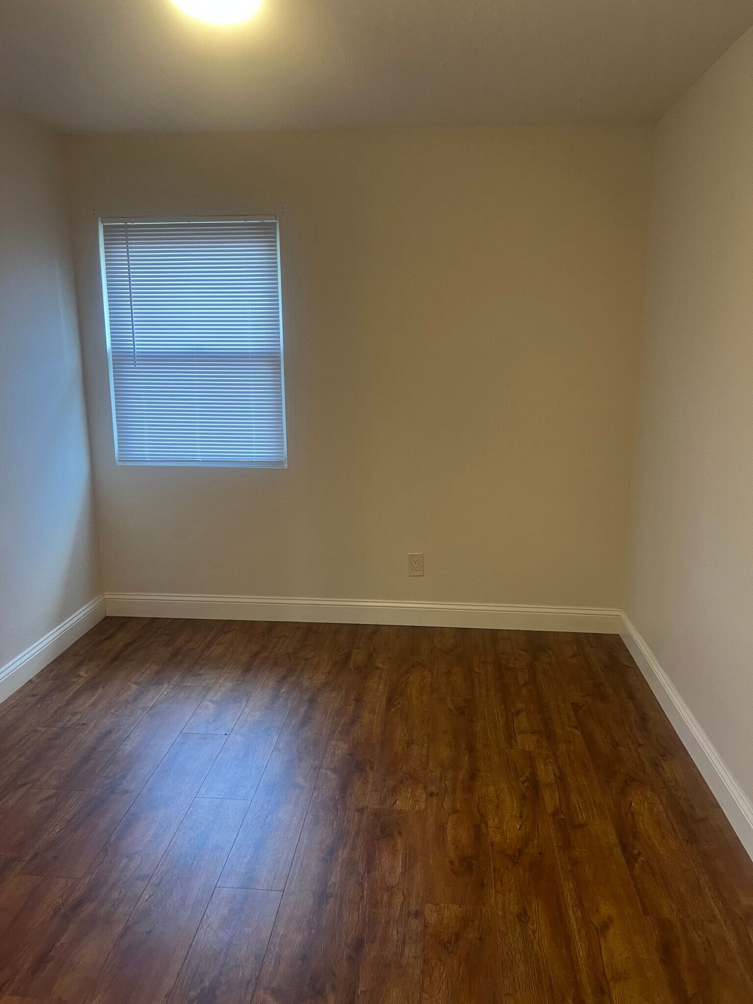 Building Photo - 3107 Scenic Dr