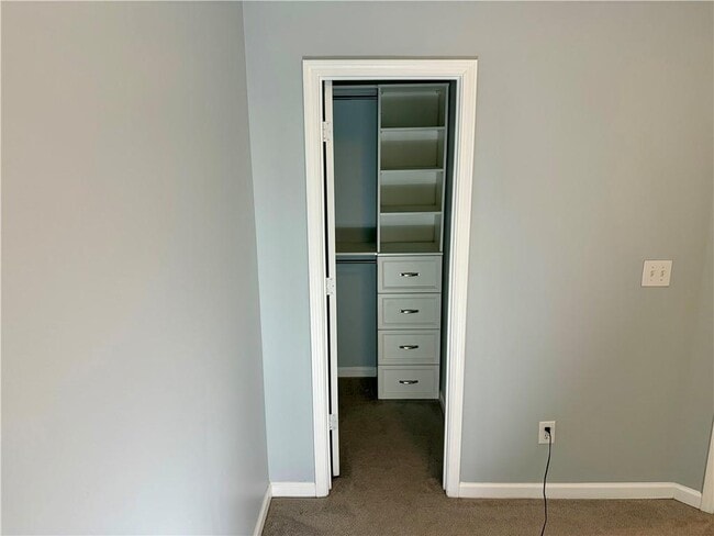 Building Photo - 6347 Ellenwood Dr