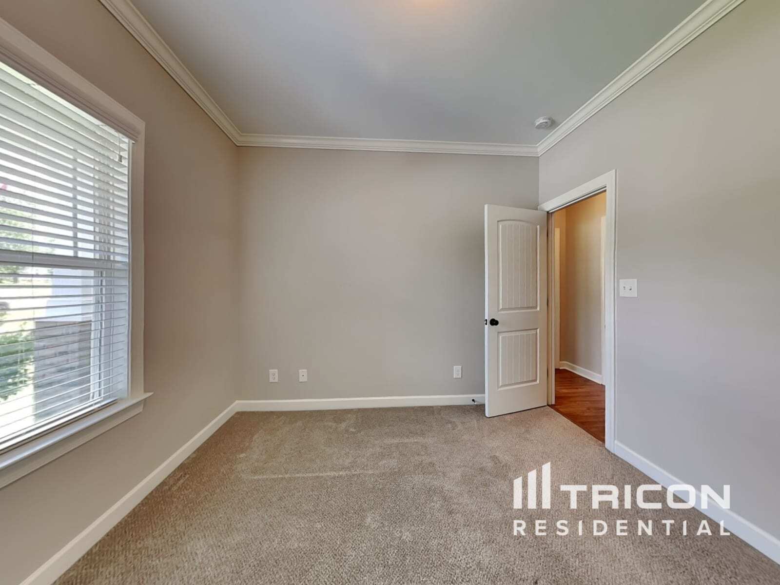 Building Photo - 189 Crystal Creek Dr