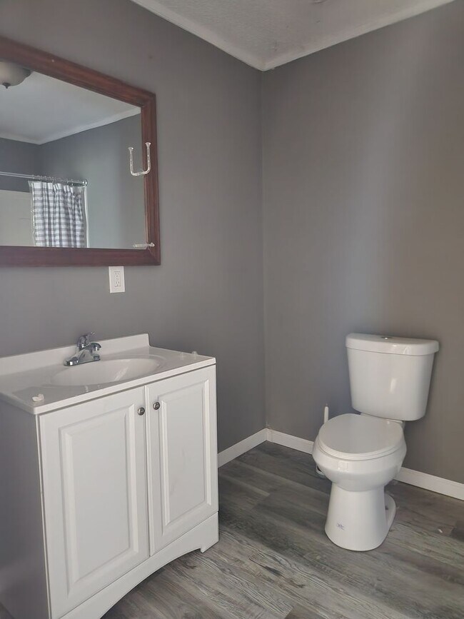 Building Photo - 4-Bedroom/1 Bath Home for Rent – $1,200/month – Columbus, KS