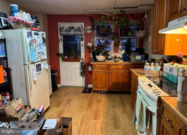 Building Photo - 123 W Railroad St