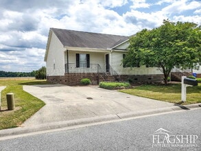 Building Photo - 5160 Deveron St