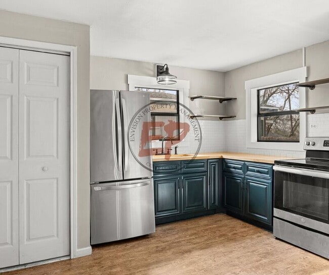 Building Photo - 915 N 19th St