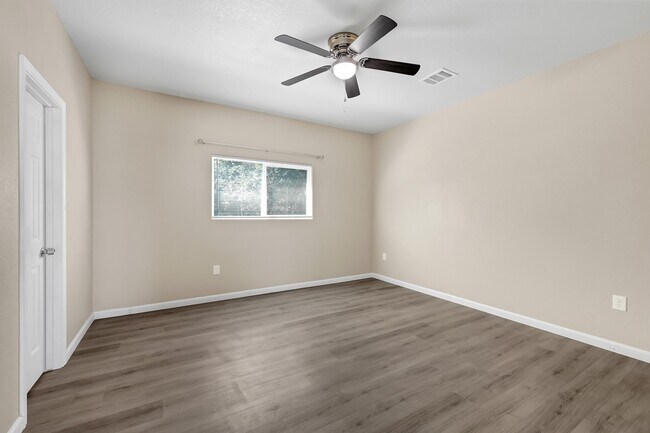 Building Photo - 8110 Braniff St