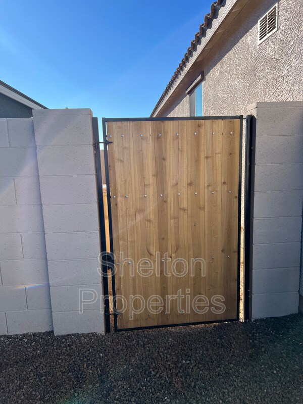 Building Photo - 7721 W Saddlehorn Rd