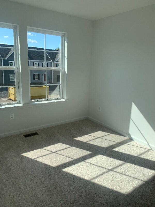 Building Photo - 18 Balsam Ct