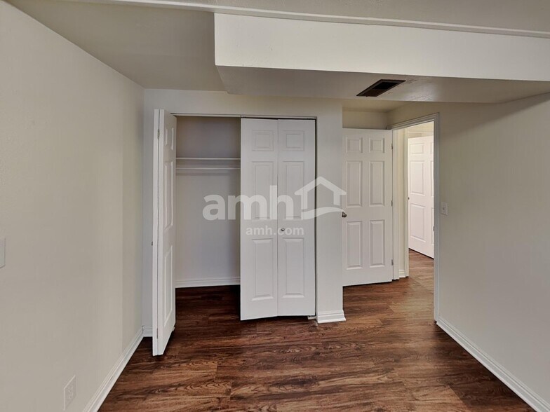 Building Photo - 8384 S Etude Dr