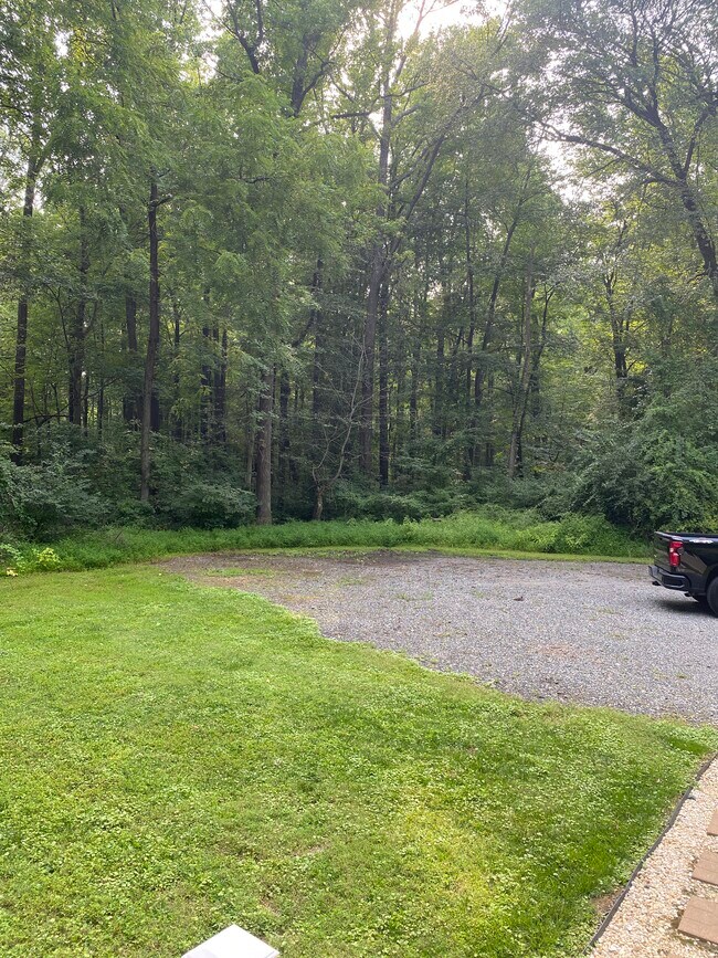 Building Photo - 2117 Parsonage Ln