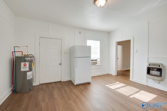 Building Photo - 3703 Fairview St SW