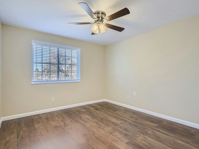 Building Photo - 13261 E Asbury Dr