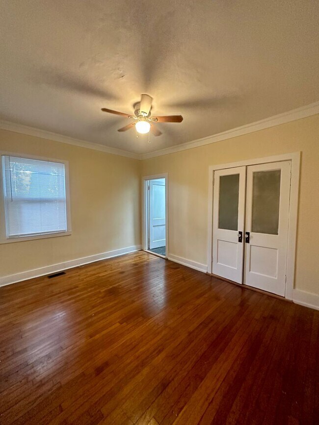 Building Photo - 505 Ingleside Dr
