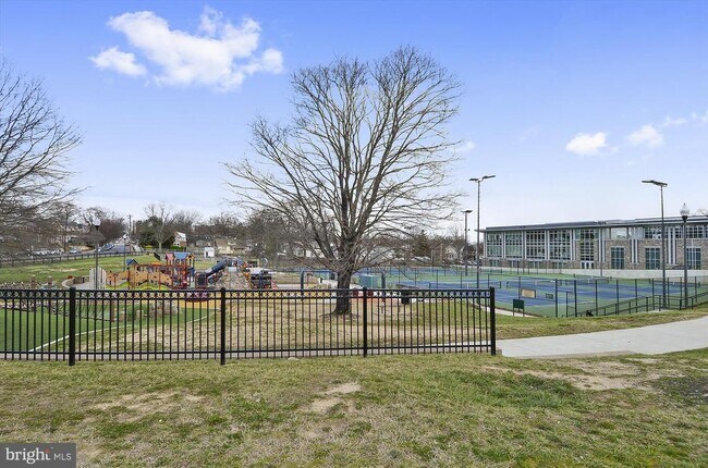 Building Photo - 3002 Gentain Ct NE