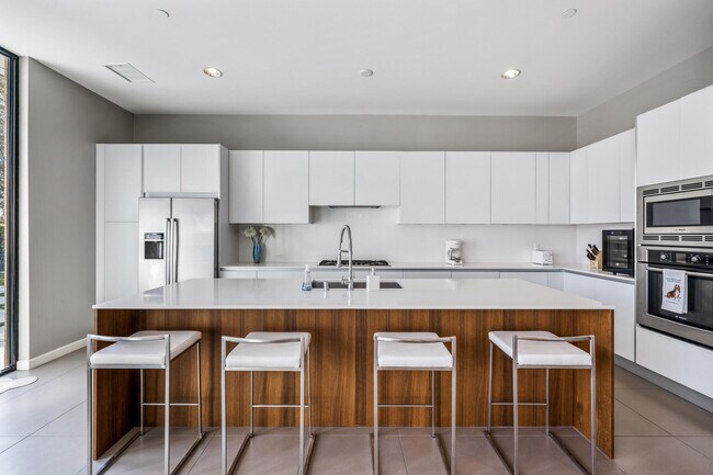 Building Photo - 57572 Salida del Sol