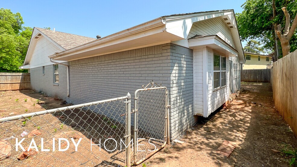 Building Photo - 6312 Overcourt Mnr
