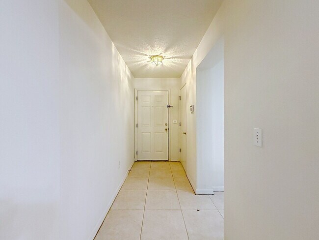 Building Photo - 8723 Sheldon Creek Blvd