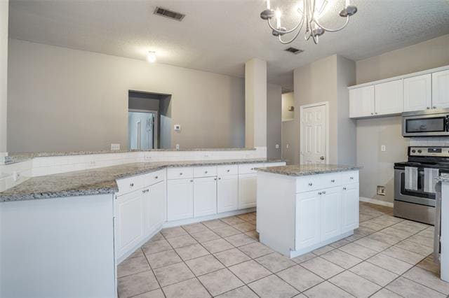 Building Photo - 10000 Queens Rd