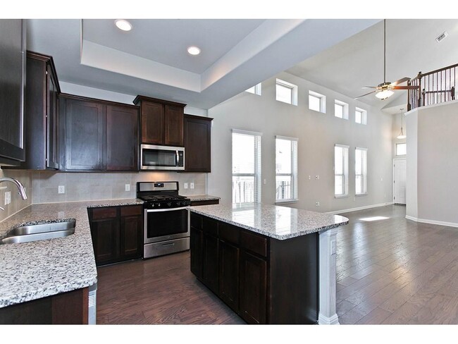 Building Photo - 9802 Tanglemede St