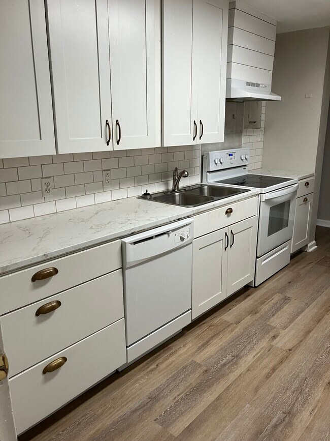 Building Photo - 1912 Able St