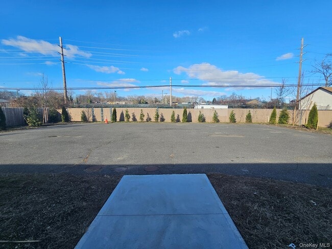 Building Photo - 87 Community Rd
