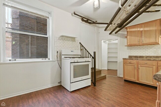 Building Photo - 5104 S Kimbark Ave