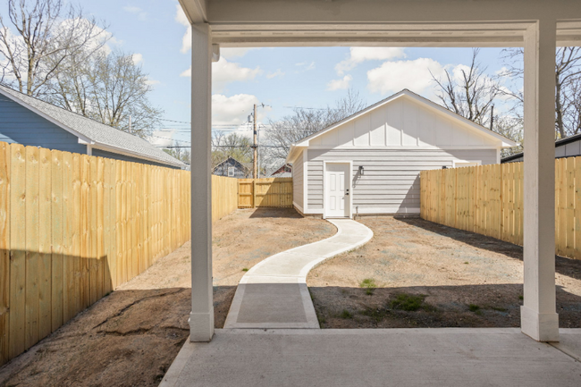 Building Photo - 1113 N Hamilton Ave