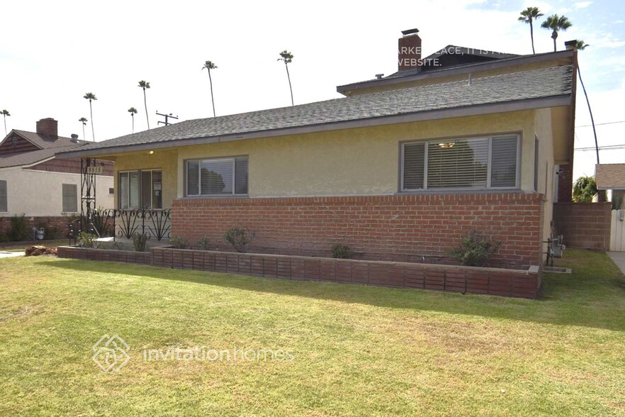 Primary Photo - 9515 Samoline Ave