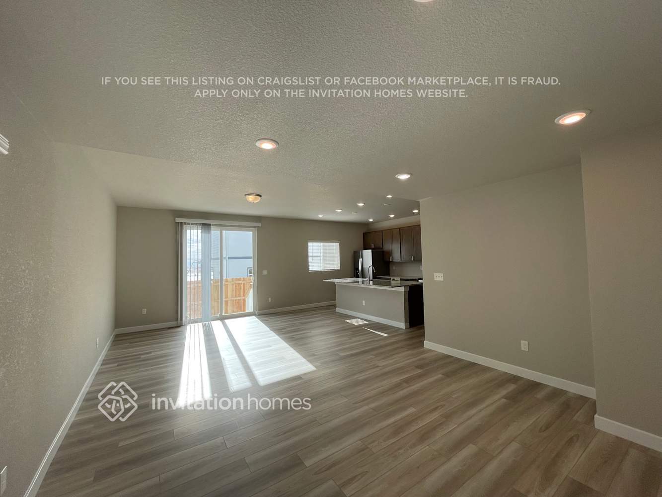 Building Photo - 13583 Arriba Dr