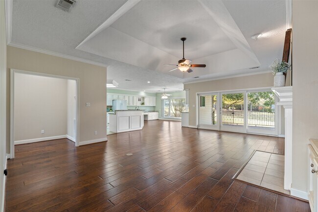 Building Photo - 120 Harbour Town Dr