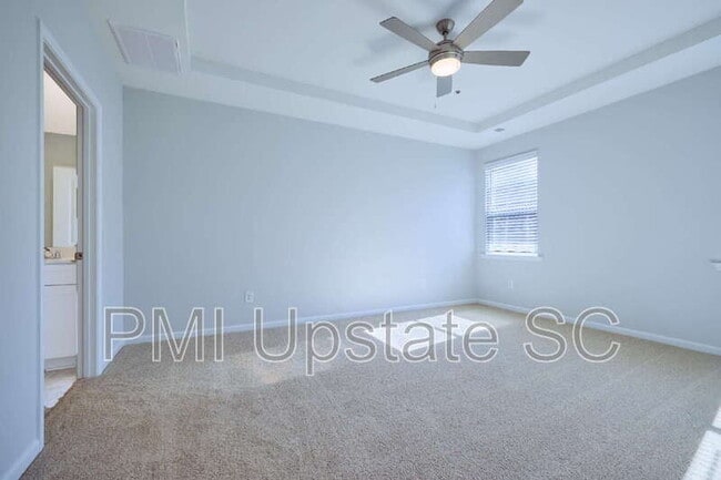 Building Photo - 405 Mariene Dr