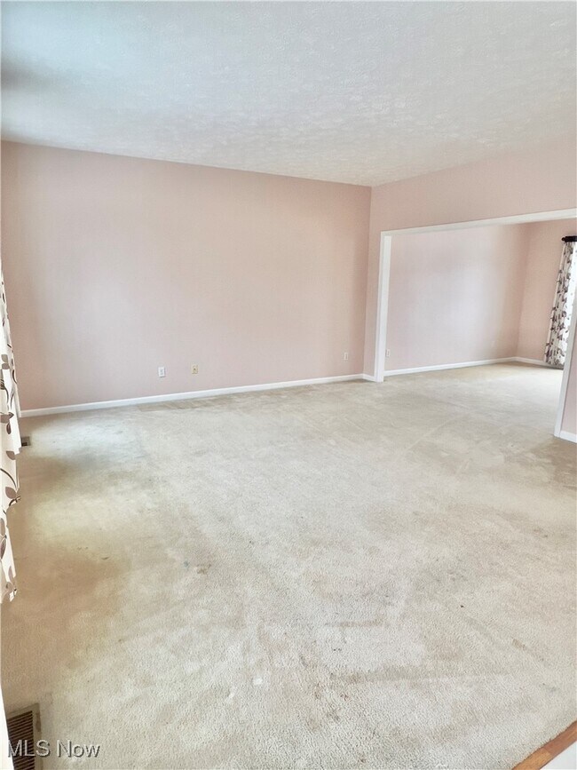 Building Photo - 654 Brookwood Ct