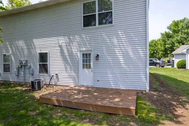 Building Photo - 3504 Delmar Ct