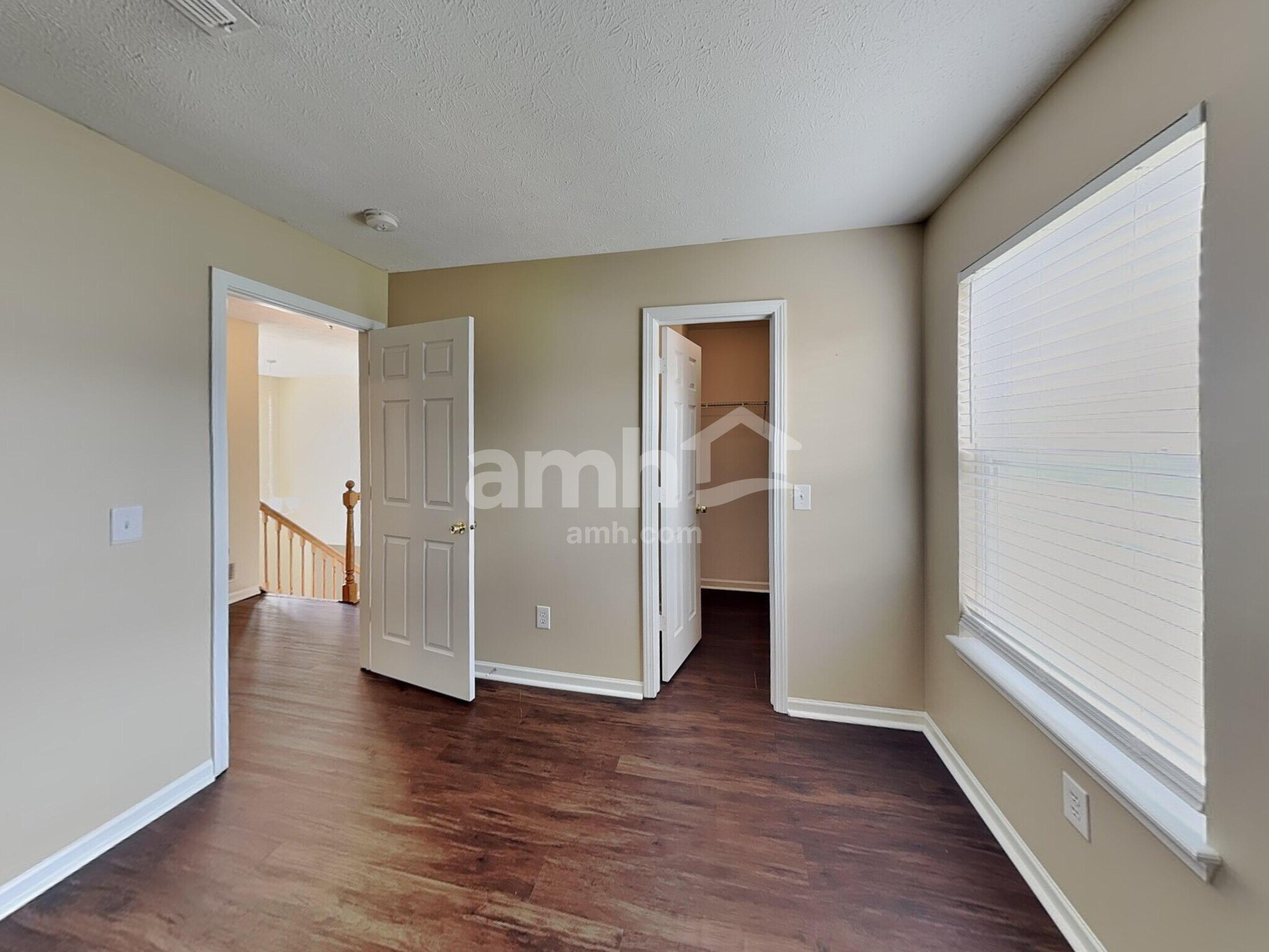 Building Photo - 6702 Meadow View Ct