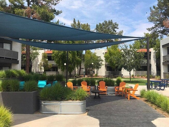 Building Photo - Moxi