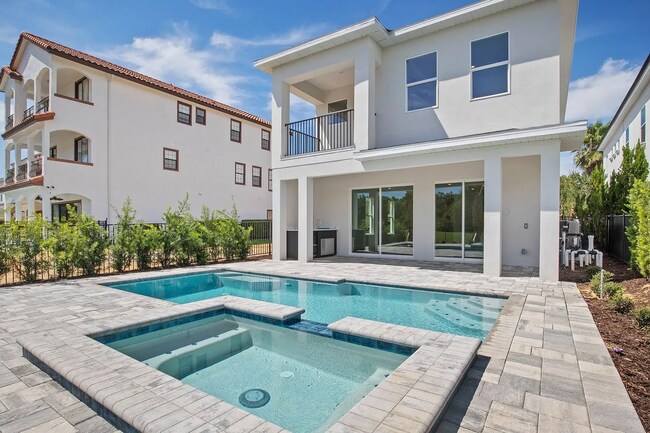 Building Photo - Luxurious Pool Home in Reunion Resort | Go...