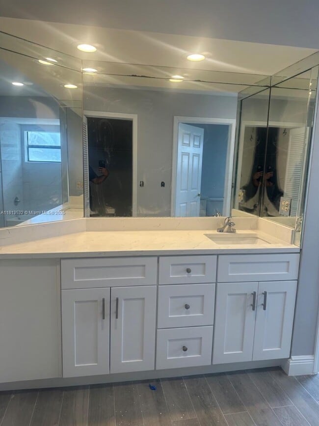 Building Photo - 21615 Villa Nova Dr