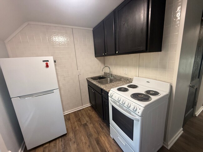 Building Photo - 303 Courtland St