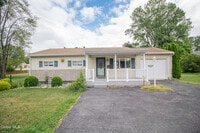 Building Photo - 3275 Maryvale Dr