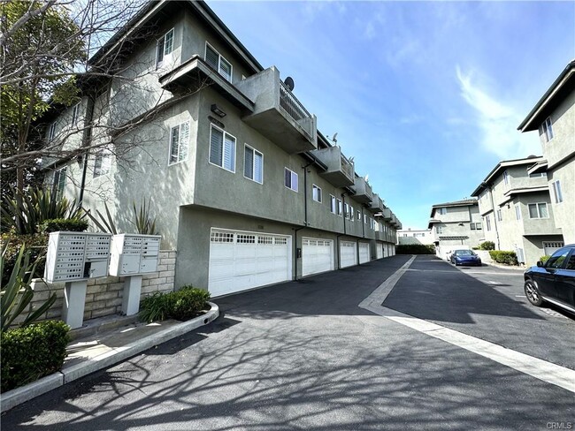 Building Photo - 16629 Yukon Ave