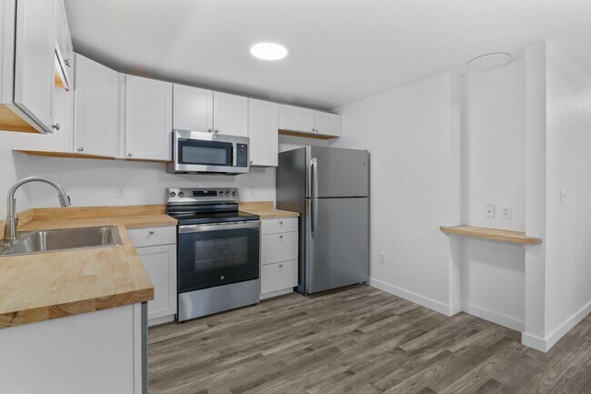 Building Photo - 9232 Mullen Rd SE