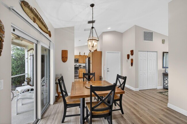 Building Photo - 18221 SE Fairview Cir