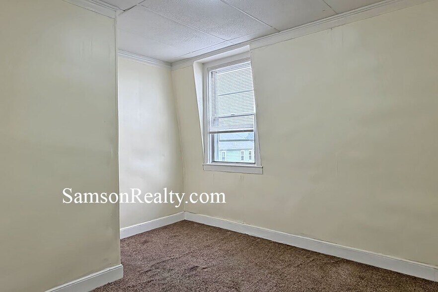 Building Photo - 224 Juniper St