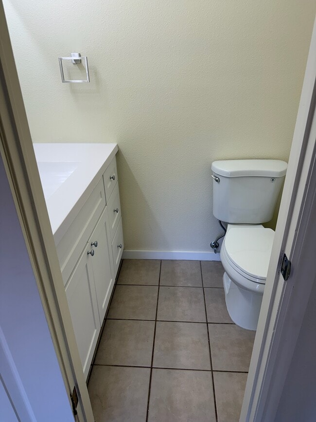 Building Photo - 156 W 500 S