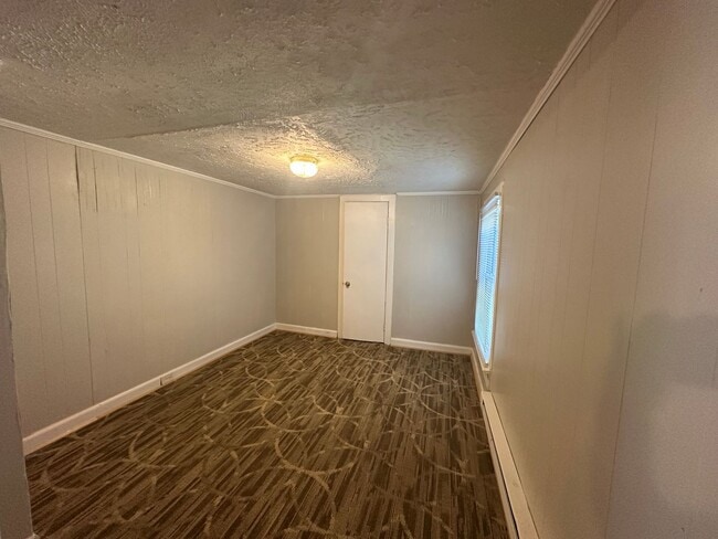 Building Photo - 2 Story House Under $800