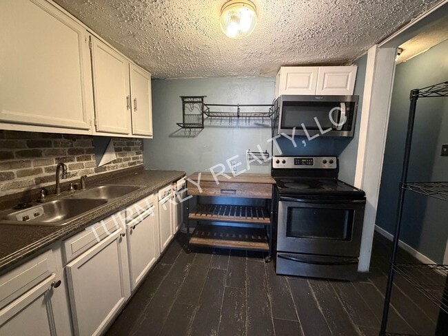 Building Photo - Home for Rent in Roebuck