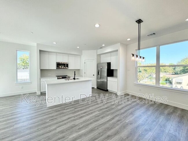 Building Photo - 7302 Uloho Wy