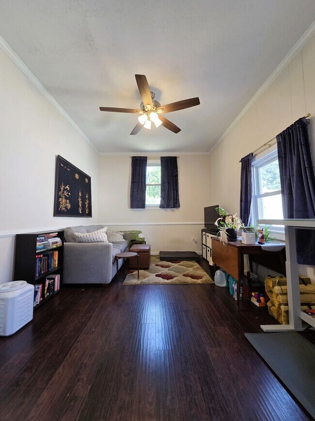 Building Photo - Traditional brick ranch in highly desirable West End of Henrico County